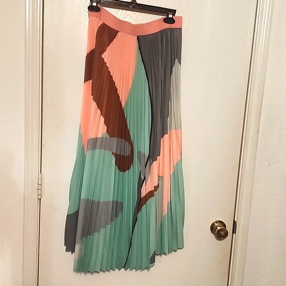 For Her Skirt Set - Picture 3 of 7